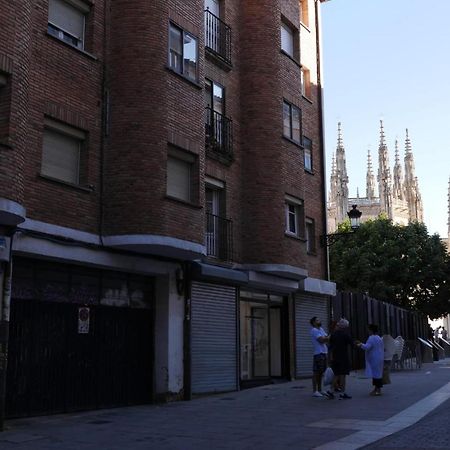 Vivienda En Perfecta Ubicacion Al Lado De La Catedral De Burgos Atuaireアパートメント エクステリア 写真