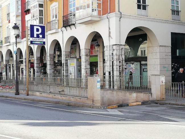 Vivienda En Perfecta Ubicacion Al Lado De La Catedral De Burgos Atuaireアパートメント エクステリア 写真